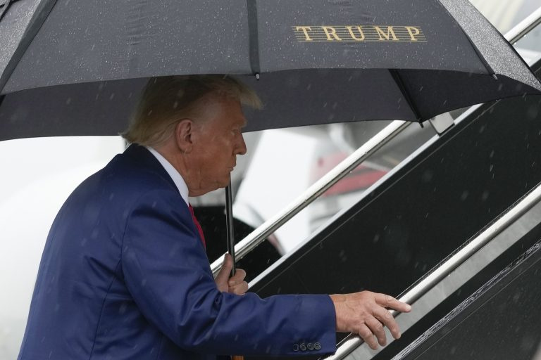 Trump’s Gulf Trip Sparks Major Jet and Arms Orders
