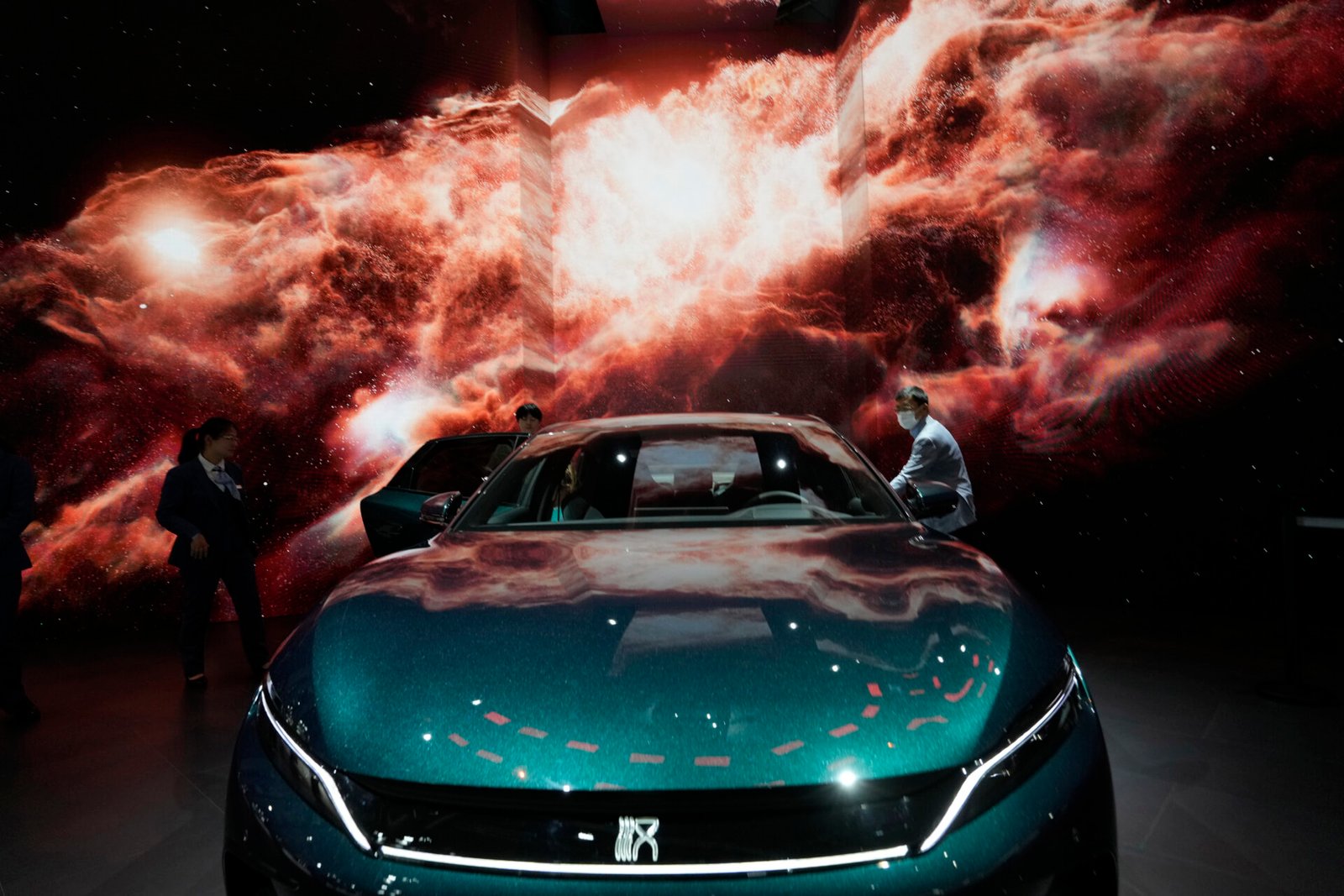 The EV Battle: Tesla or BYD?