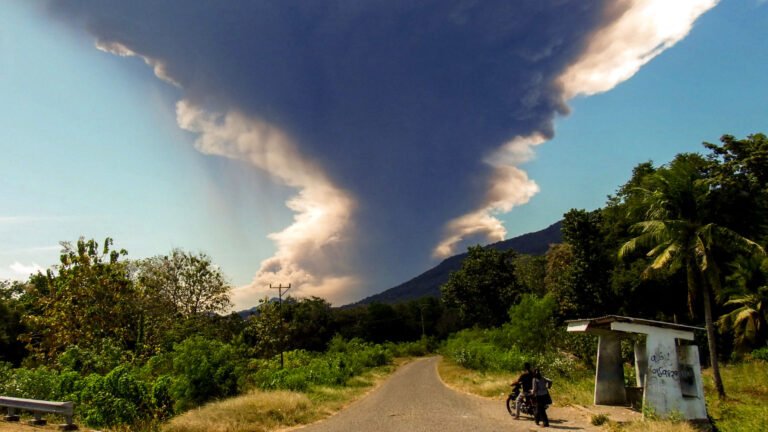 Bali Flights Disrupted After Massive Volcanic Eruption in Indonesia