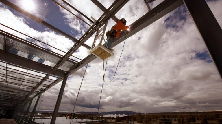 Space Data Centers: How Tech Firms Plan to Power AI Beyond Earth