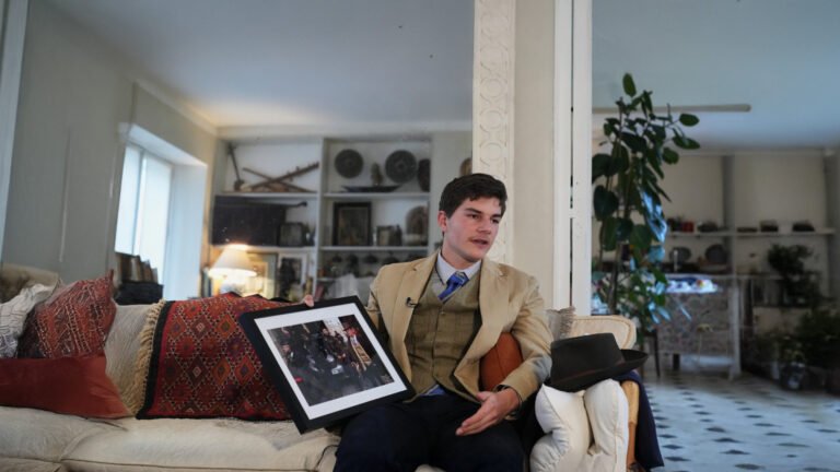 The 15-Year-Old Who Became “Fedora Man” After a Louvre Heist