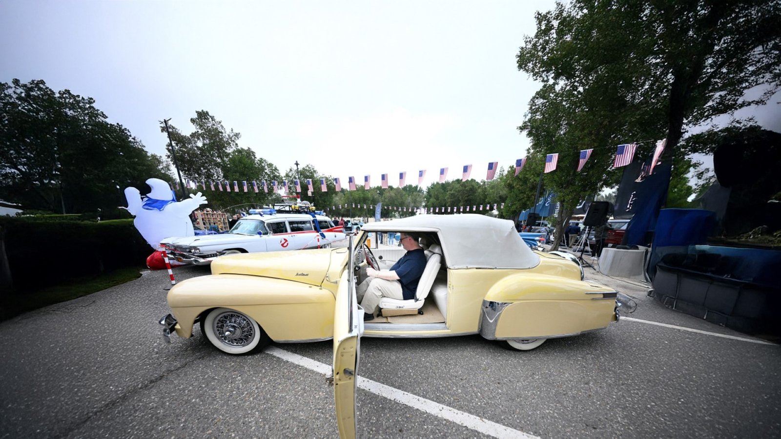 Batmobile in Kuwait: US Embassy Hosts Rare Car Show for America’s 250th