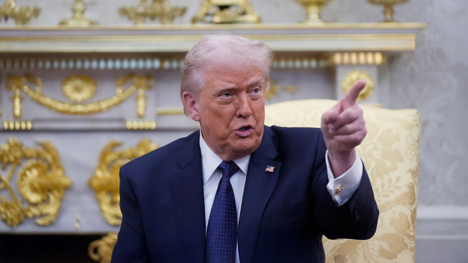 The Guardian: Trump Says U.S. Navy Could Escort Oil Tankers Through Strait of Hormuz